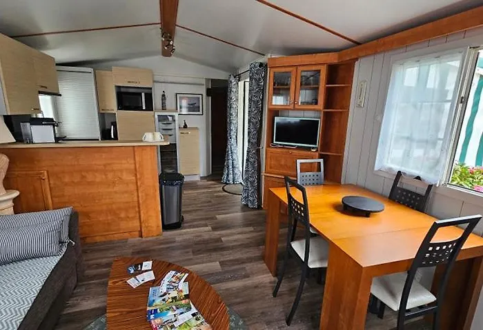 Le De Moune - Au Bord De L'ocean *